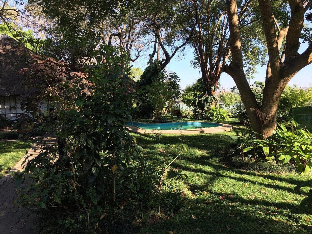 Caprivi River Lodge カティマ・ムリロ エクステリア 写真