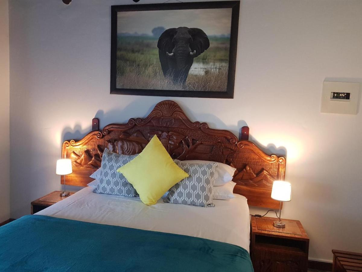 Caprivi River Lodge カティマ・ムリロ エクステリア 写真