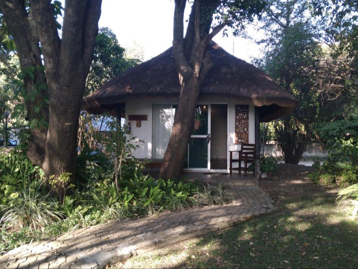Caprivi River Lodge カティマ・ムリロ エクステリア 写真