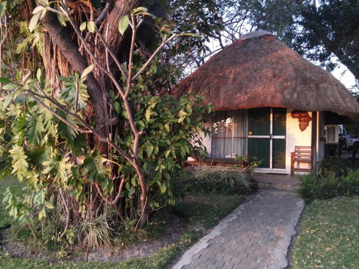 Caprivi River Lodge カティマ・ムリロ エクステリア 写真