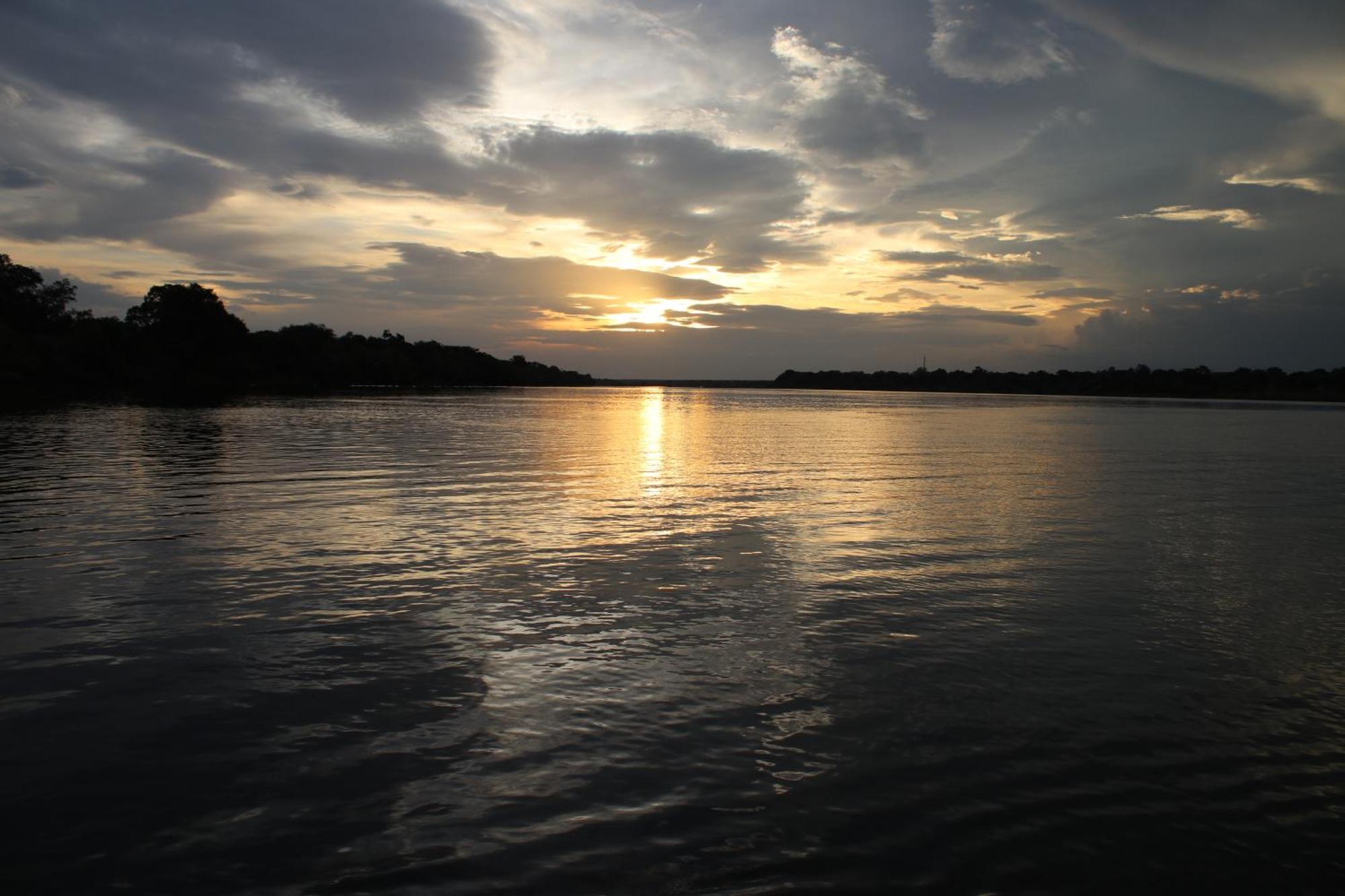 Caprivi River Lodge カティマ・ムリロ エクステリア 写真